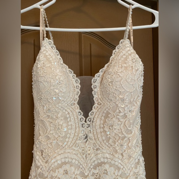 Maggie Sottero Mietra Wedding Dress - Picture 3 of 6